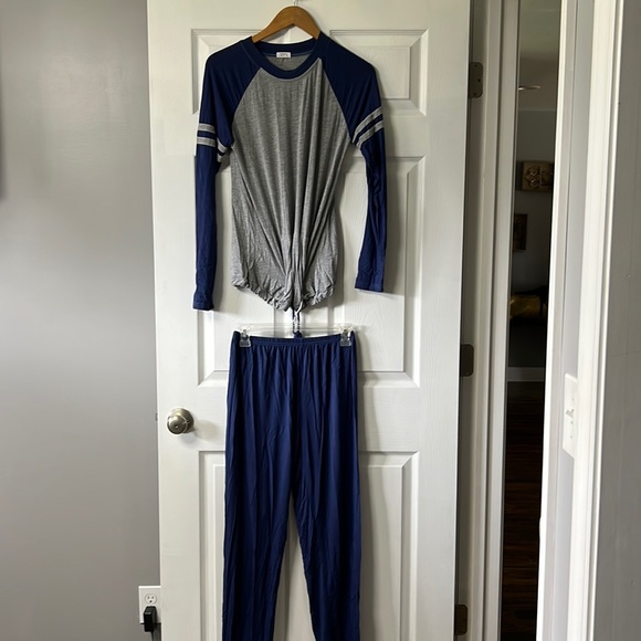 Pajamas PJ loungewear set - Picture 1 of 7
